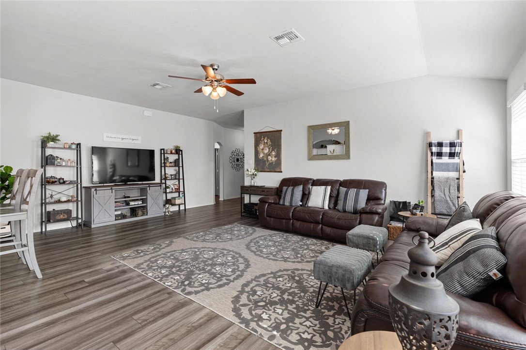 2801 Brosnan Road Lorena, TX 76655 - Photo 9 of 41