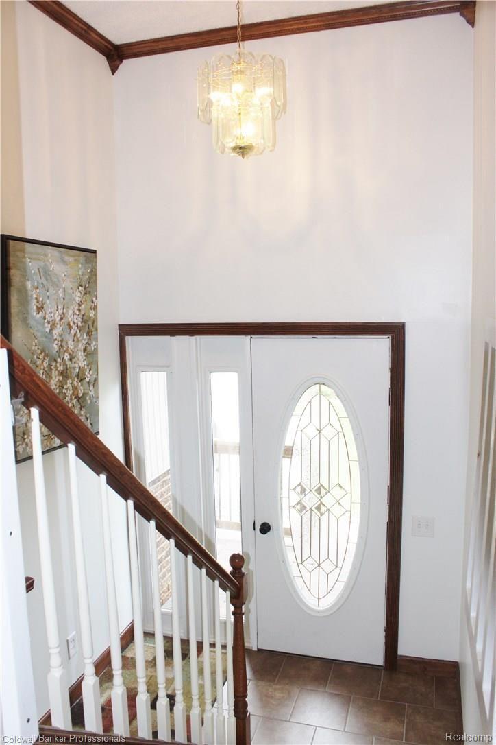 10090 Hadley Road Clarkston, MI 48348 - Photo 4 of 45 foyer.JPG
