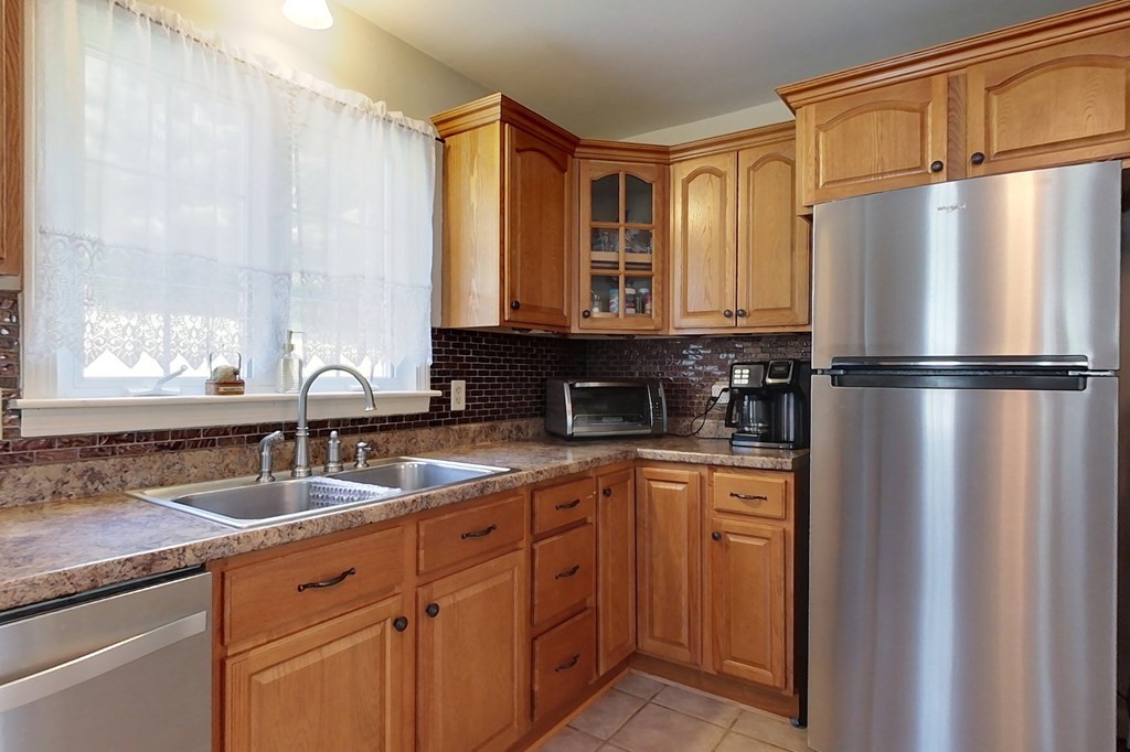 150 Billings Road Fitchburg, MA 01420 - Photo 3 of 41 Gallery Image 3