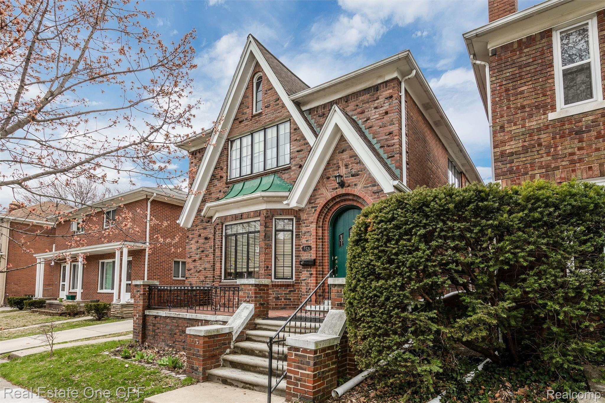 873 Nottingham Road, Unit 875 Grosse Pointe, MI 48230 - Photo 2 of 39 04-873 Nottingham, Grosse Pointe Park, MI, 482300038.jpg