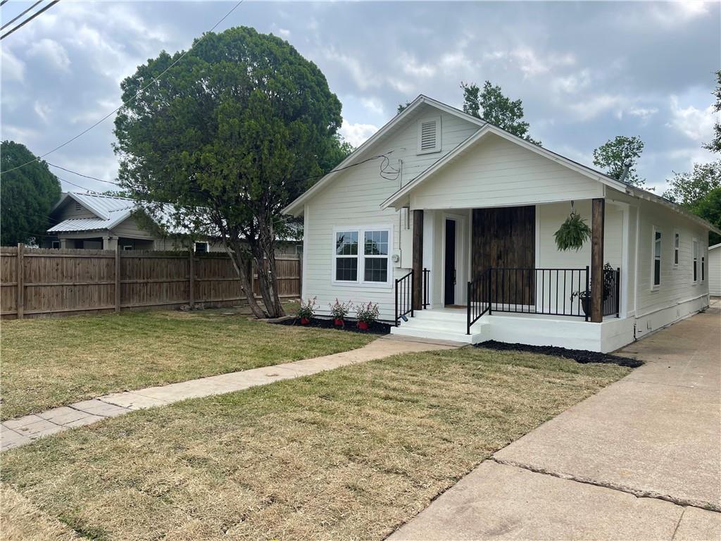 a view of a house with a outdoor space
