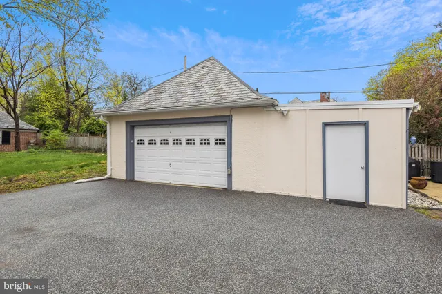 a view of a house with a garage