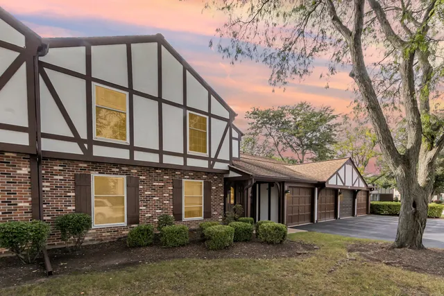 $275,000 | 47 Glencoe Court, Unit 102D, Naperville, IL 60565