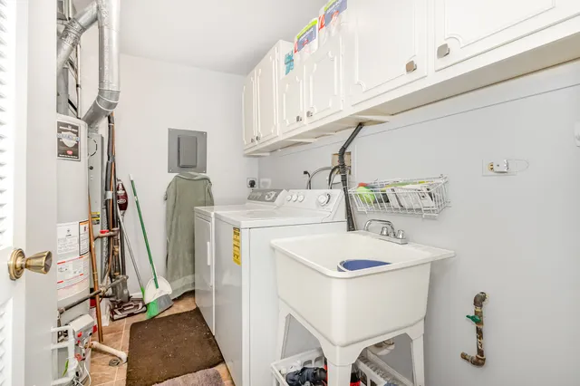 $275,000 | 47 Glencoe Court, Unit 102D, Naperville, IL 60565