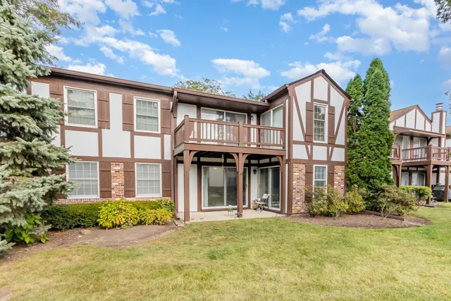 $275,000 | 47 Glencoe Court, Unit 102D, Naperville, IL 60565