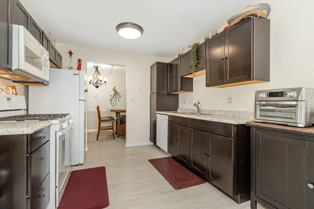 $275,000 | 47 Glencoe Court, Unit 102D, Naperville, IL 60565