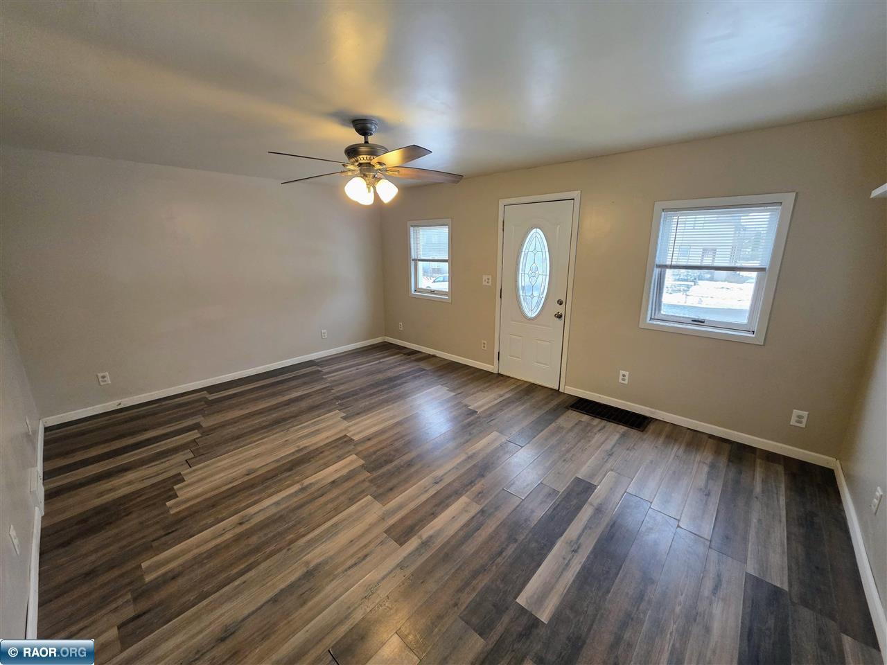 326 5th Street Southwest Chisholm, MN 55719 - Photo 7 of 22