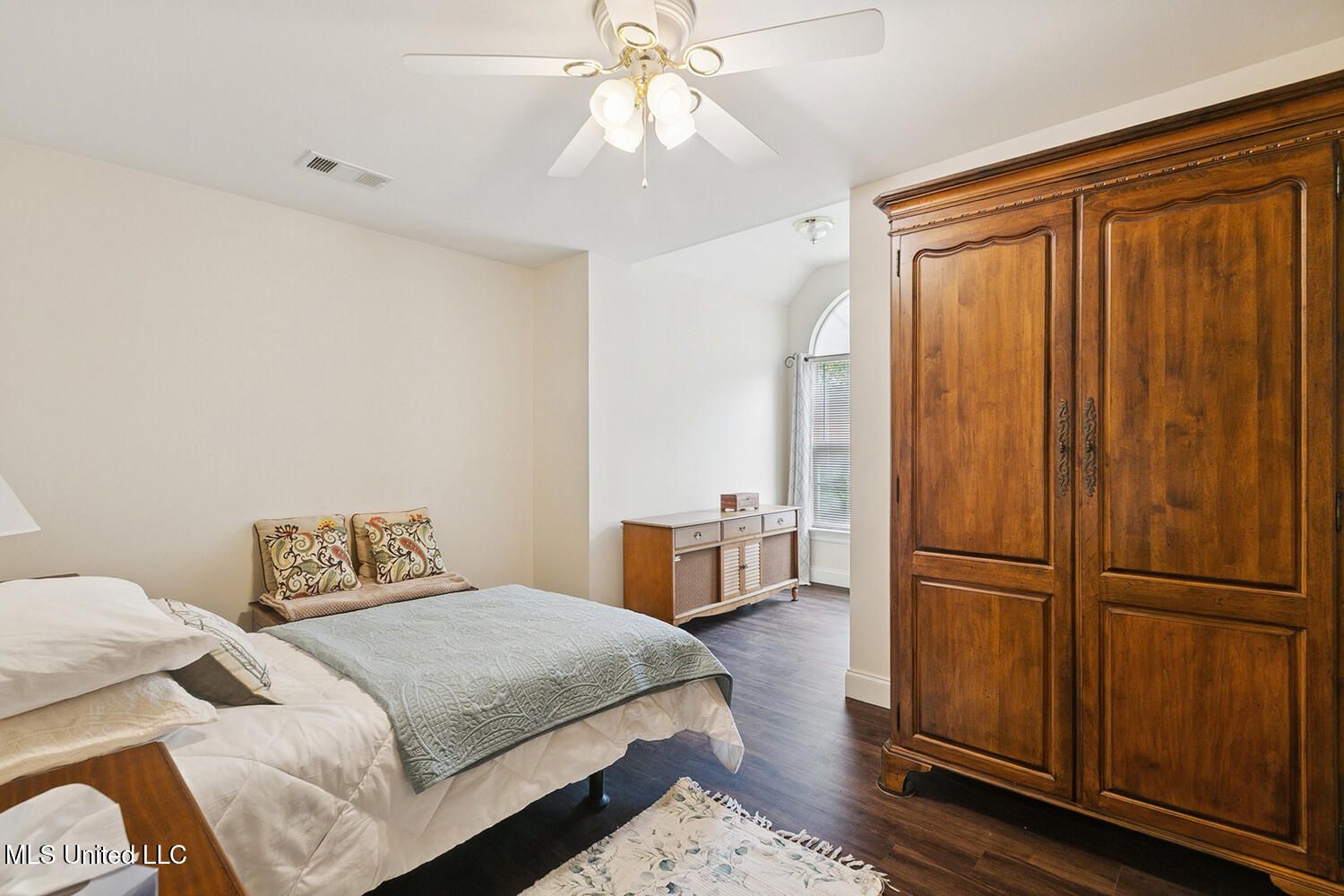 19 Long Lake Carriere, MS 39426 - Photo 27 of 39 Bedroom 2 of 1 19 Long Lake