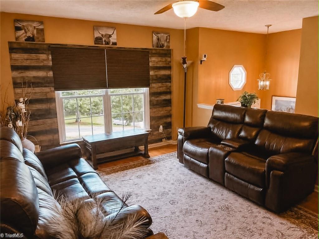 146 South Bridgewater Road Mount Airy, NC 27030 - Photo 11 of 31