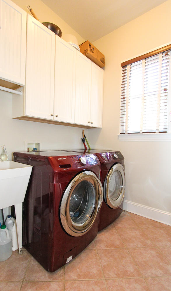 253 Ponsbury Road Mount Pleasant, SC 29464 - Photo 23 of 32 Laundry room - first floor