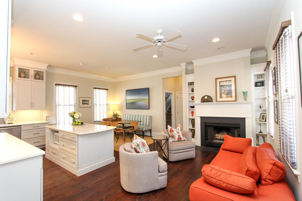 253 Ponsbury Road Mount Pleasant, SC 29464 - Photo 7 of 32 Kitchen - sitting area