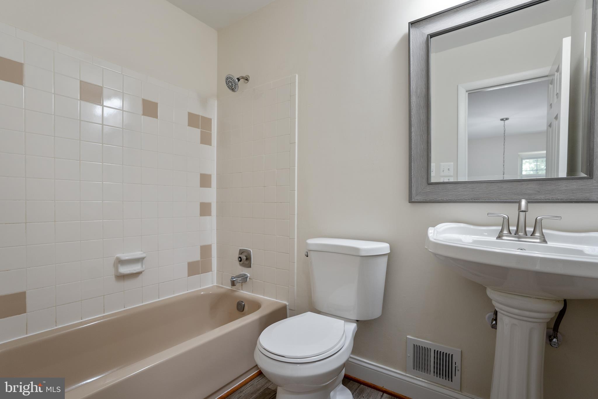 13486 Keytone Road Woodbridge, VA 22193 - Photo 32 of 47 Gallery Image 32