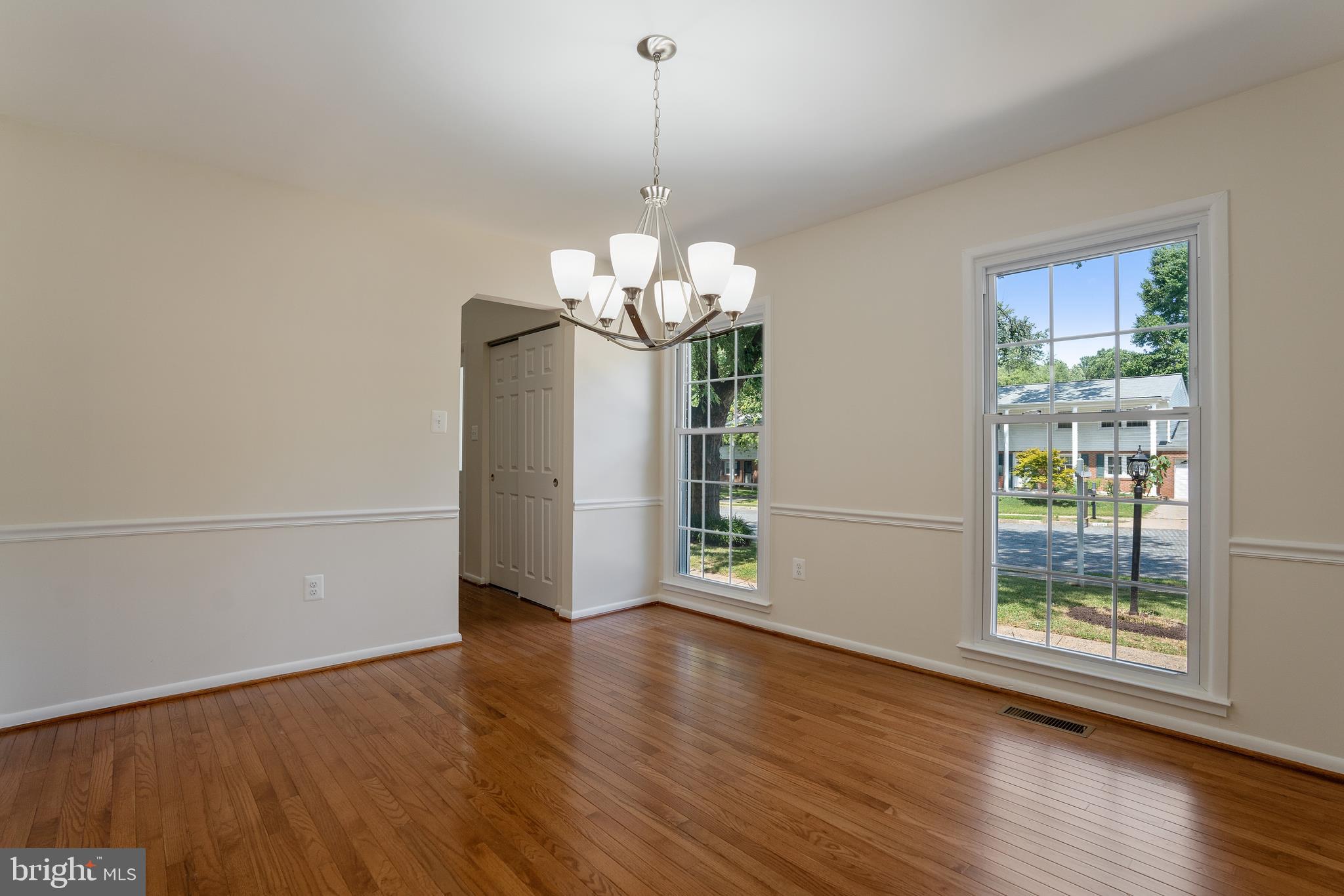 13486 Keytone Road Woodbridge, VA 22193 - Photo 6 of 47 Gallery Image 6