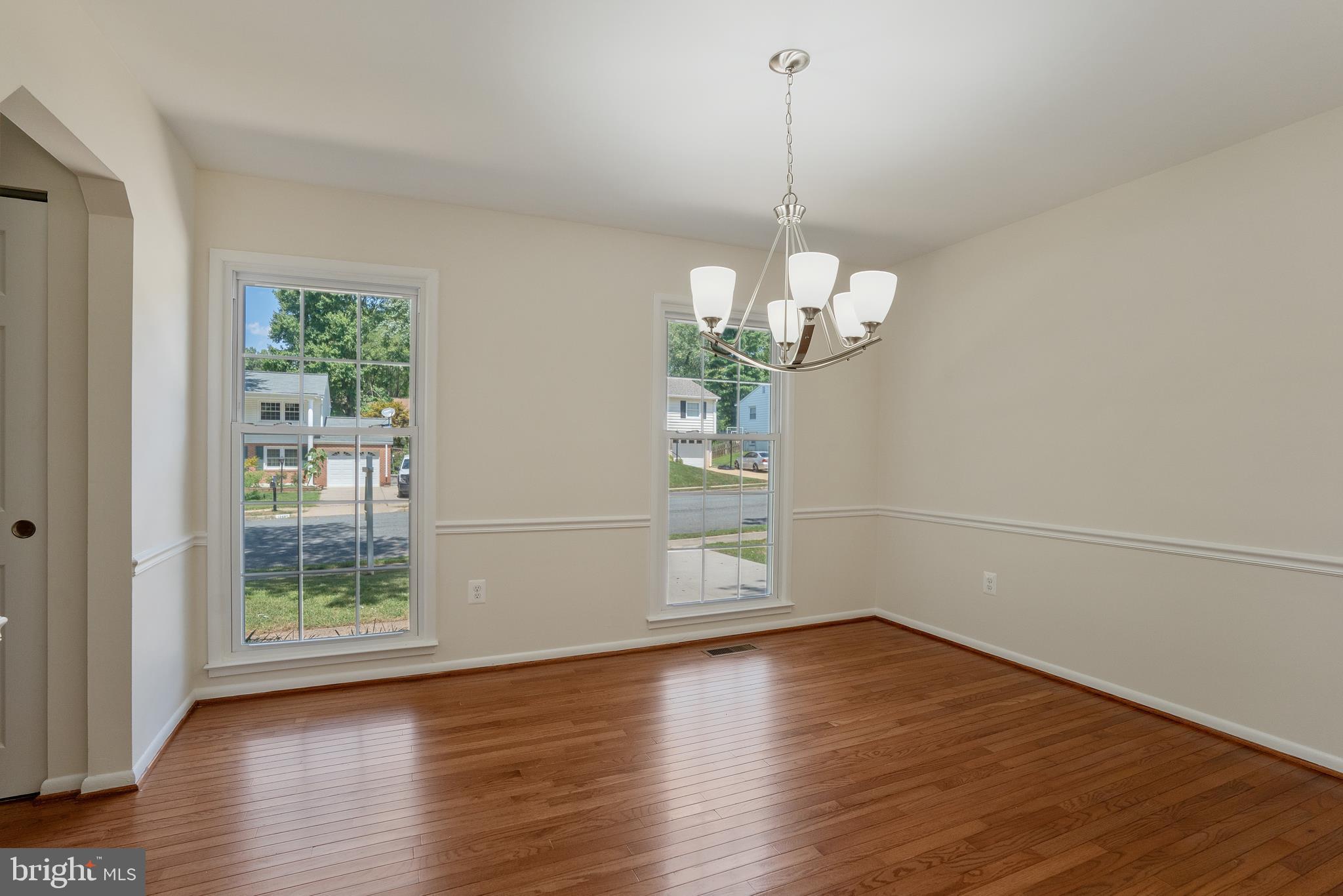 13486 Keytone Road Woodbridge, VA 22193 - Photo 7 of 47 Gallery Image 7