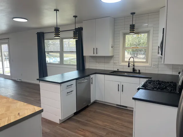 $2,750 | 2727 Florann Drive, Fitchburg, WI 53711