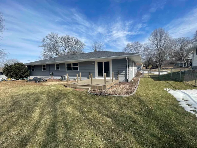 $2,750 | 2727 Florann Drive, Fitchburg, WI 53711