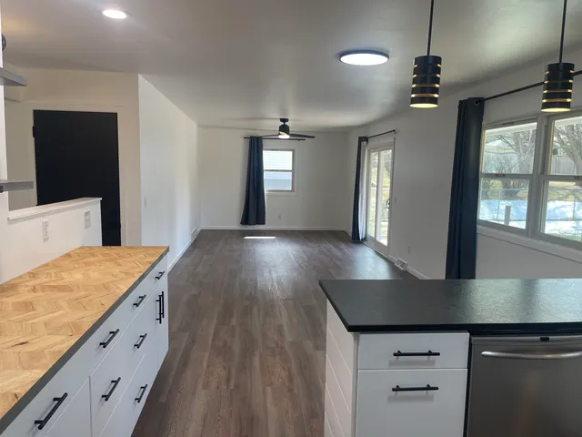 $2,750 | 2727 Florann Drive, Fitchburg, WI 53711