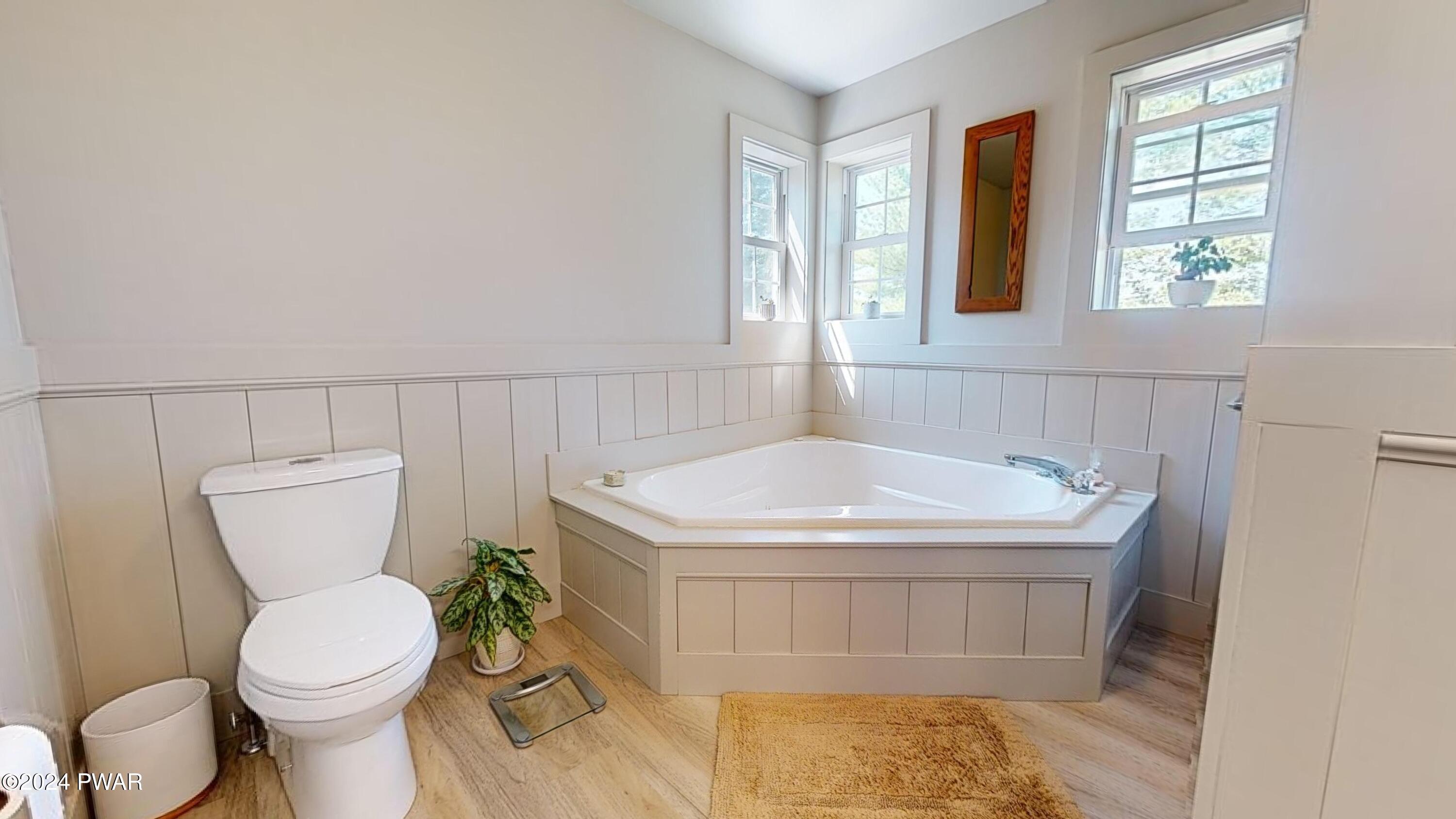 115 Mountain View Road Greeley, PA 18425 - Photo 36 of 68 Primary suite bath