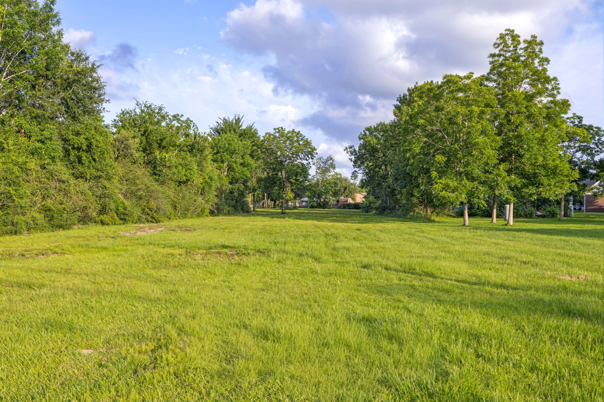 906 East Archer Road Baytown, TX 77521 - Photo 3 of 10