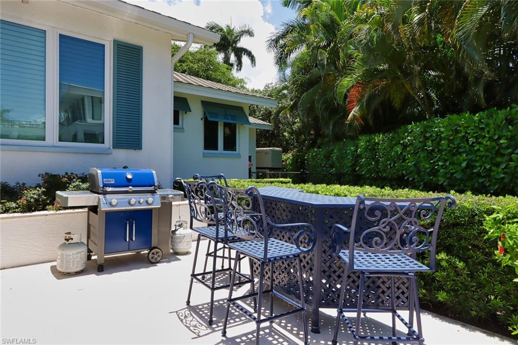 2201 Beacon Lane Naples, FL 34103 - Photo 38 of 41