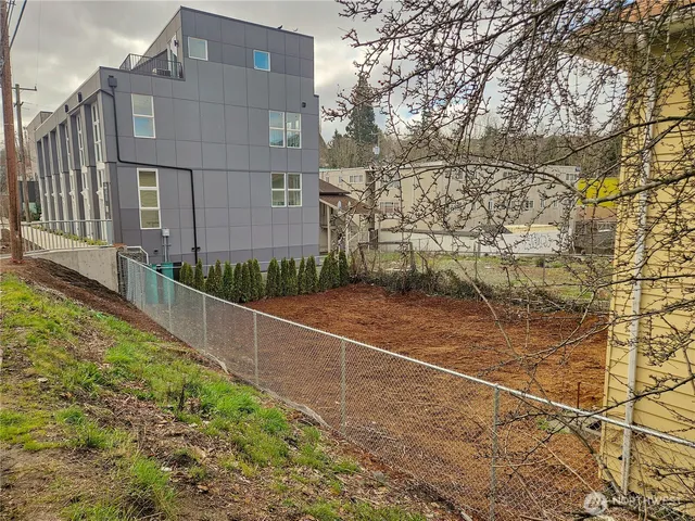 $800,000 | 2435 South Walker Street, Seattle, WA 98144