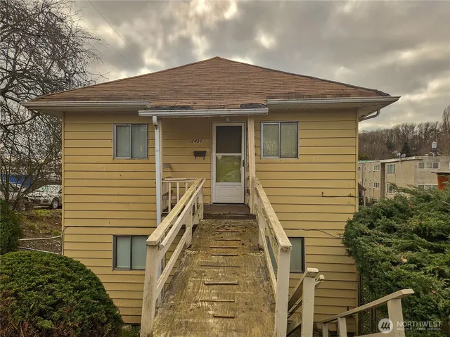 $800,000 | 2435 South Walker Street, Seattle, WA 98144