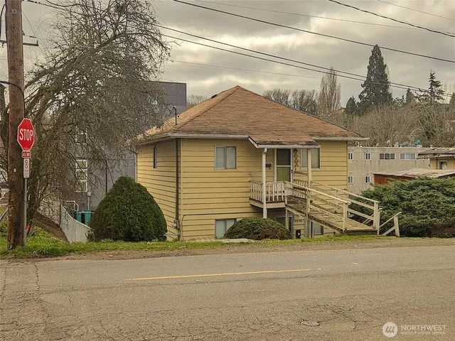 $800,000 | 2435 South Walker Street, Seattle, WA 98144