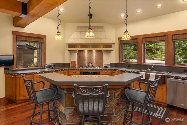 $1,750,000 | 440 Larkspur Loop, Cle Elum, WA 98922