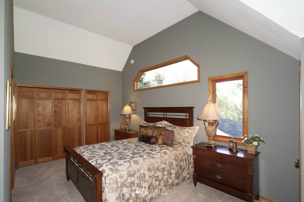4815 Lake Alice Road Southeast Fall City, WA 98024 - Photo 14 of 22 Gallery Image 14