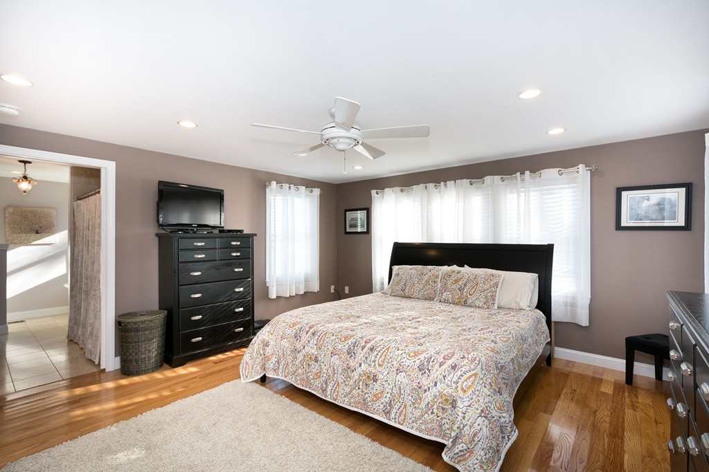 12 Seamore Road Scituate, MA 02066 - Photo 11 of 29