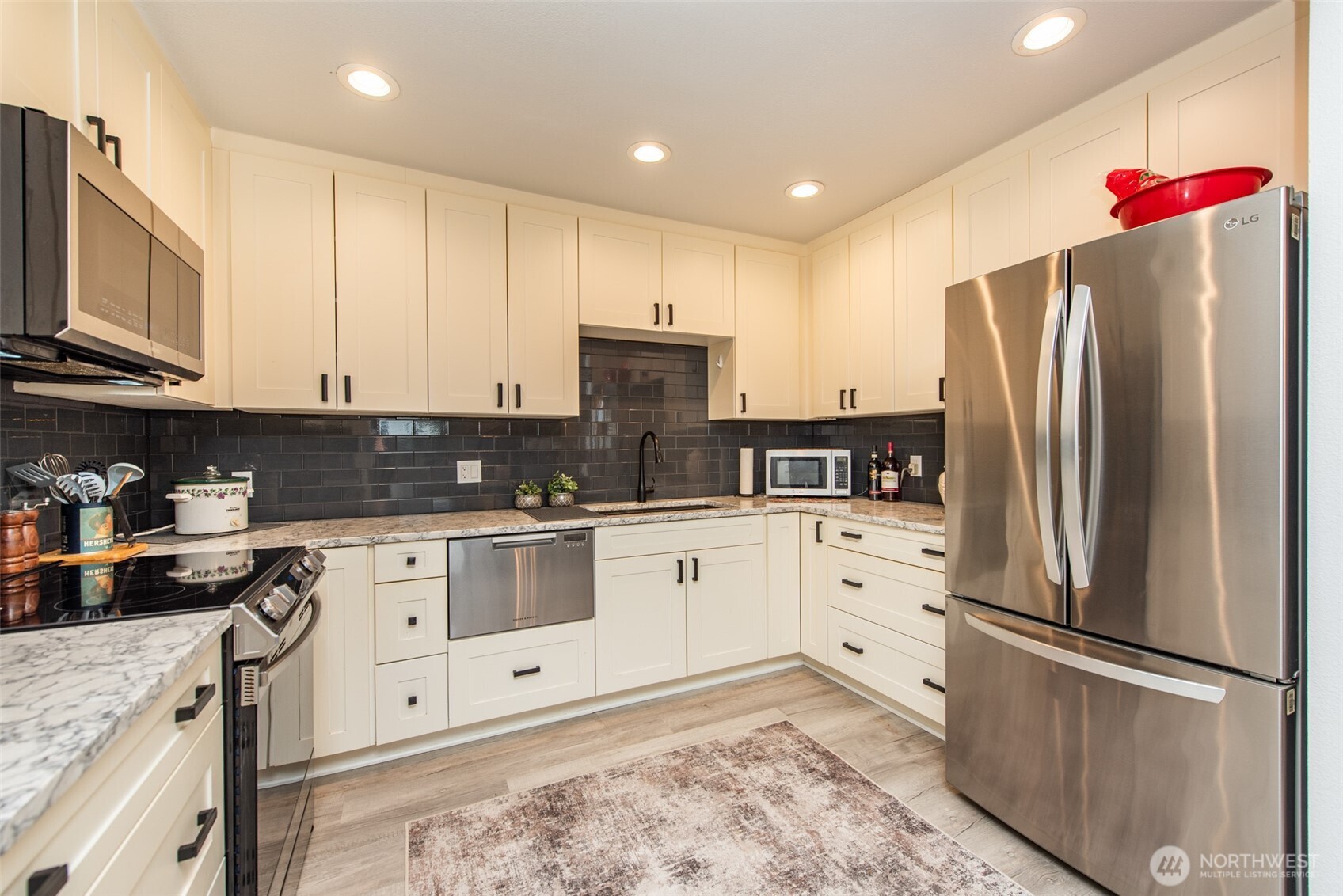 1301 South 3rd Avenue, Unit 1AL Sequim, WA 98382 - Photo 13 of 35