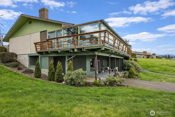 a view of a house with a outdoor space