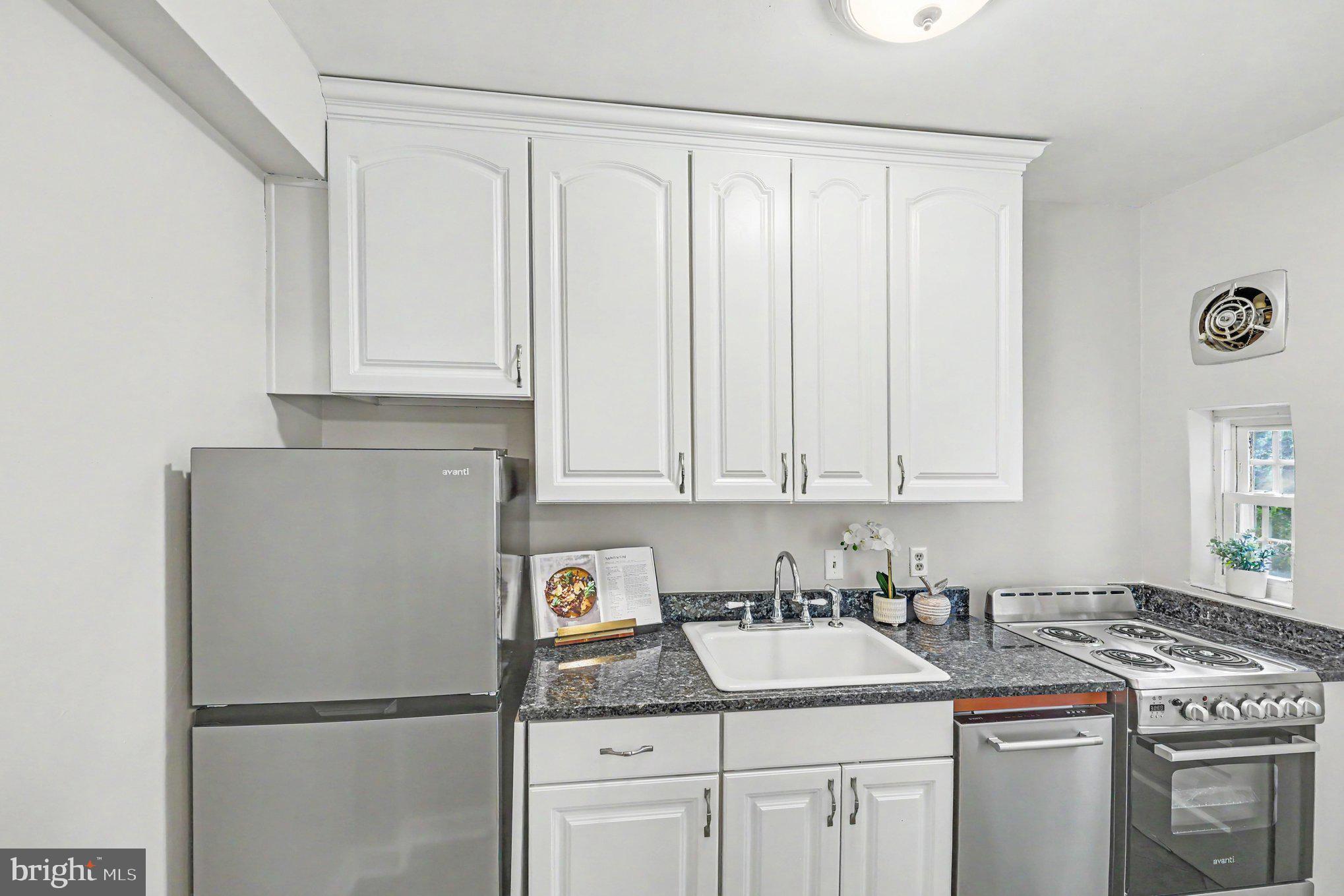 211 East Glebe Road, Unit D Alexandria, VA 22305 - Photo 13 of 24