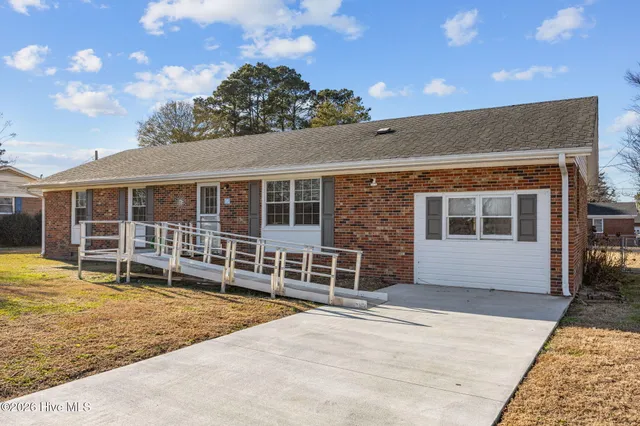 $189,900 | 3992 Sunny Lane, Ayden, NC 28513