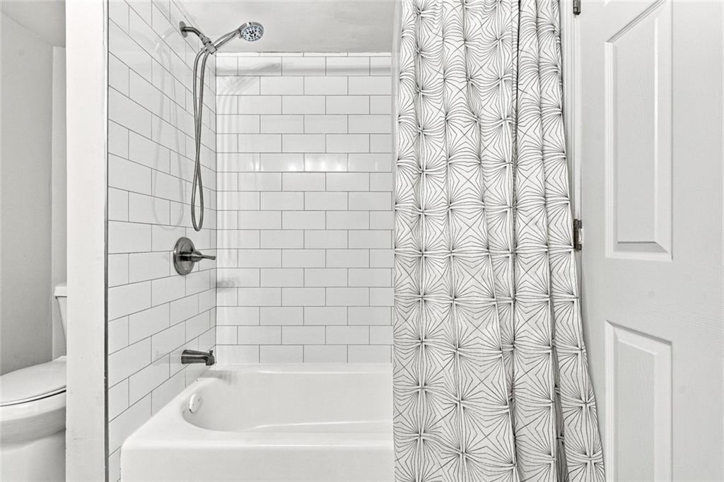 6851 Roswell Road, Unit Q15 Sandy Springs, GA 30328 - Photo 15 of 39 Gallery Image 15