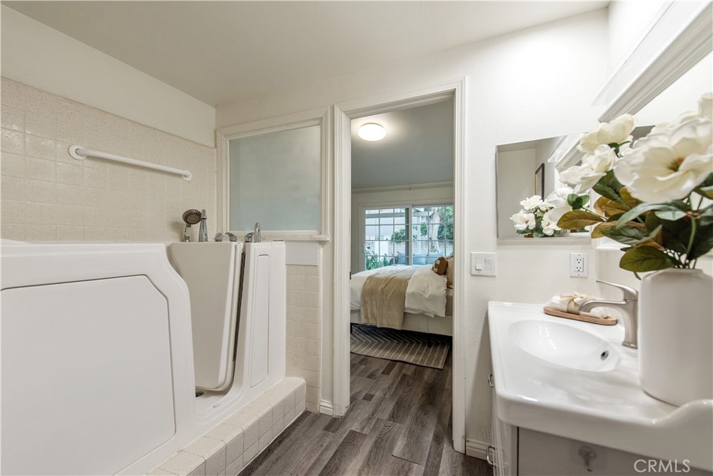 1 Emperor Irvine, CA 92604 - Photo 23 of 31