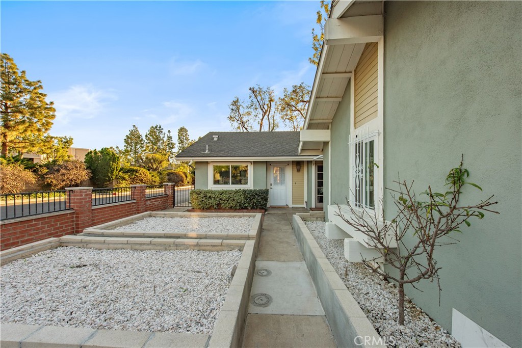 1 Emperor Irvine, CA 92604 - Photo 3 of 31