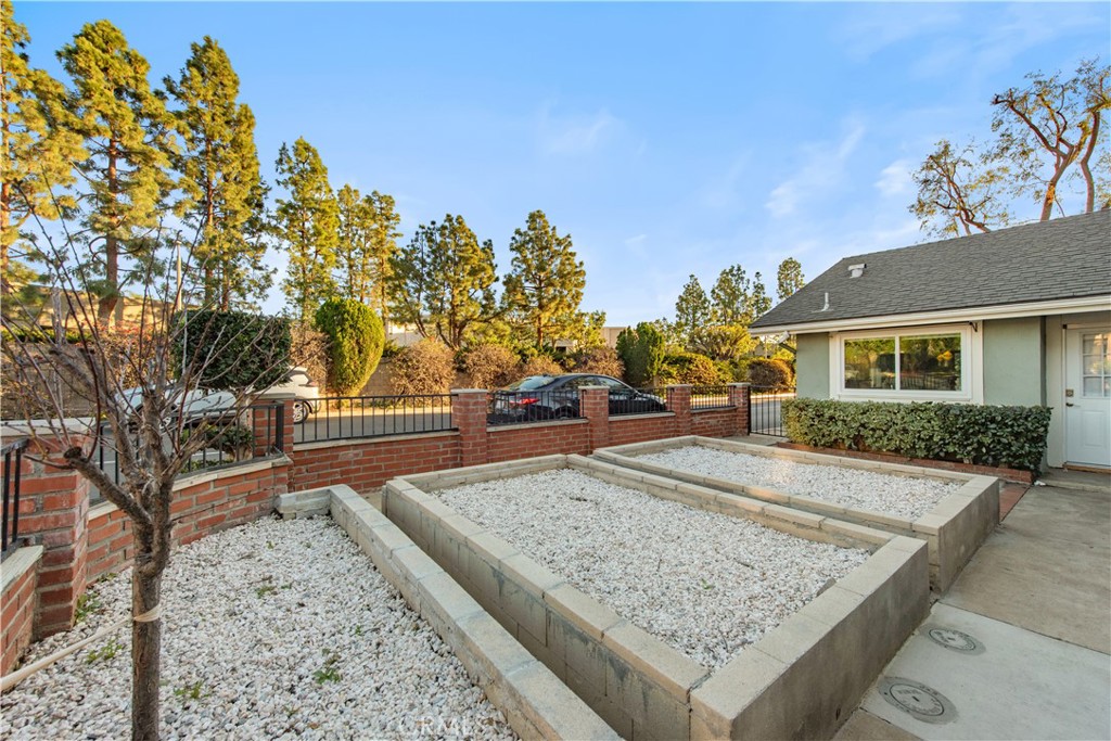 1 Emperor Irvine, CA 92604 - Photo 4 of 31