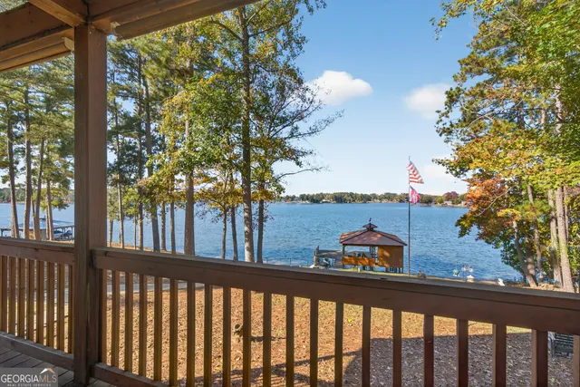 a view of backyard of house