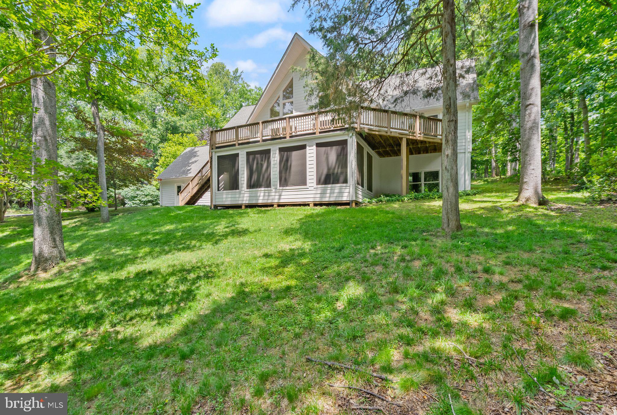 38620 Lime Kiln Road Leesburg, VA 20175 - Photo 5 of 87 a view of a house with a yard