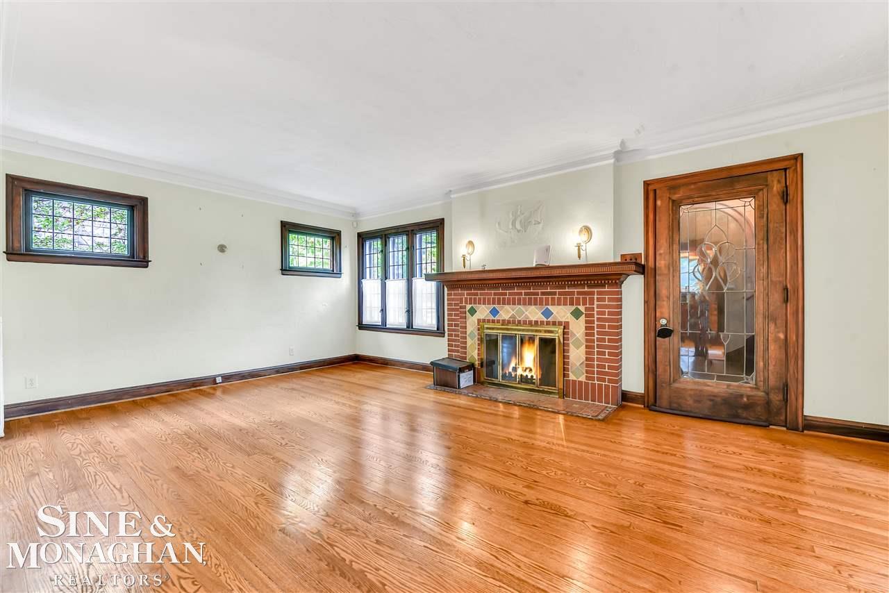 1021 Nottingham Road Grosse Pointe, MI 48230 - Photo 4 of 39 50080354-3.JPG