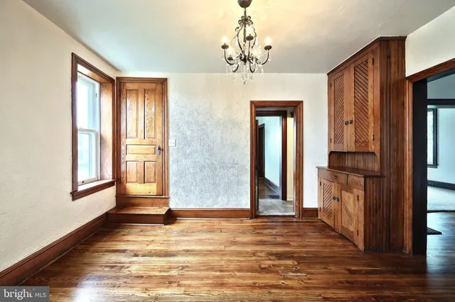 $369,900 | 415 Lincoln Way West, New Oxford, PA 17350