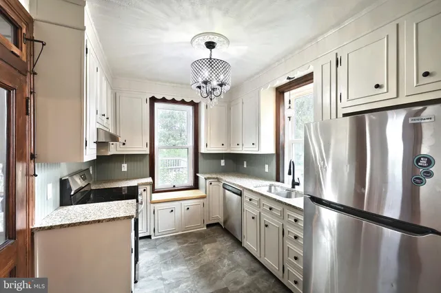 $369,900 | 415 Lincoln Way West, New Oxford, PA 17350