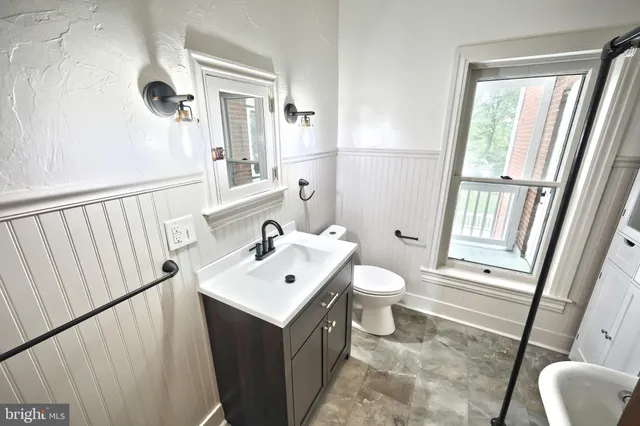 $369,900 | 415 Lincoln Way West, New Oxford, PA 17350