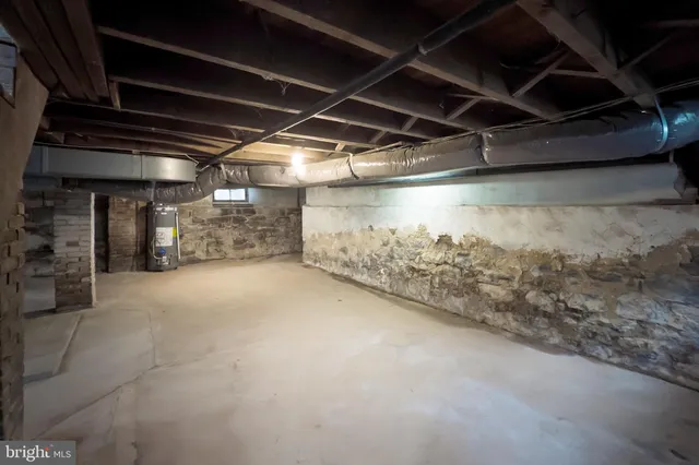 $369,900 | 415 Lincoln Way West, New Oxford, PA 17350