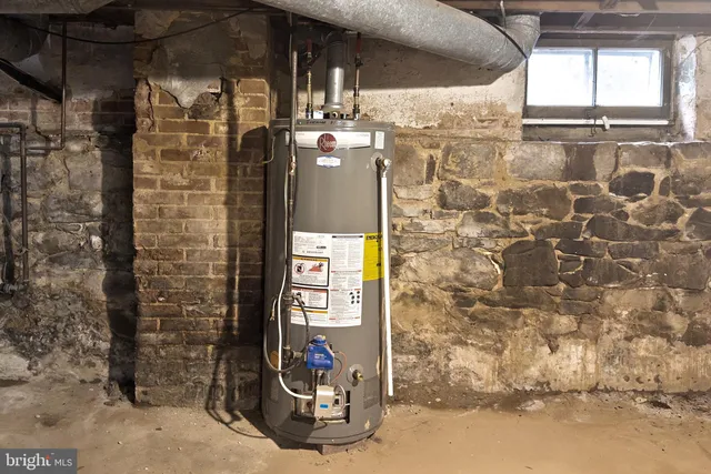 $369,900 | 415 Lincoln Way West, New Oxford, PA 17350