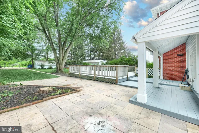 $369,900 | 415 Lincoln Way West, New Oxford, PA 17350