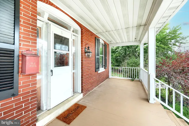 $369,900 | 415 Lincoln Way West, New Oxford, PA 17350