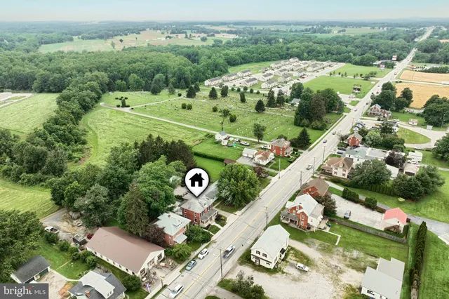 $369,900 | 415 Lincoln Way West, New Oxford, PA 17350