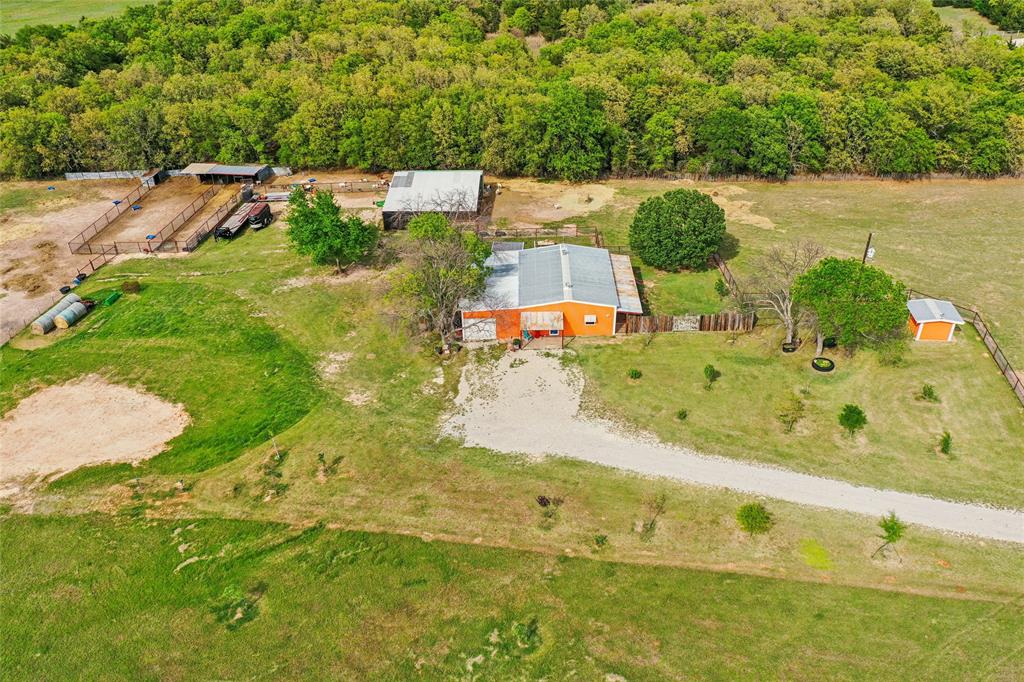 1406 North Johnson Loop Montague, TX 76251 - Photo 7 of 40